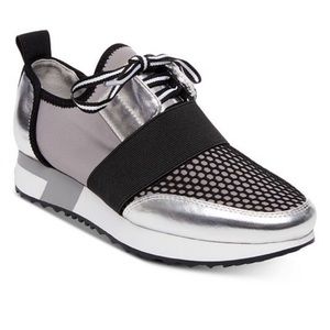 Steve Madden Tennies